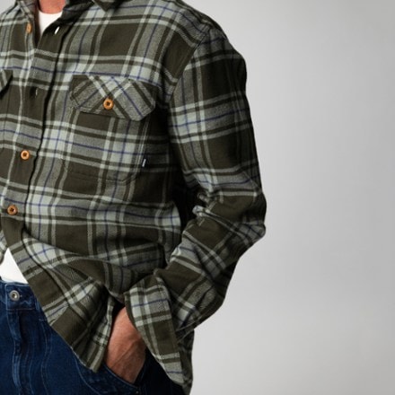 Finisterre Beardsmore Shirt - Men's 6