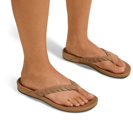 OluKai Lei Flip-Flops - Women's 5