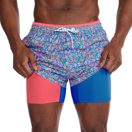 Chubbies Stretch 5.5" Lined Swim Trunks - Men's 1