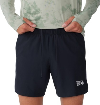 Mountain Hardwear Shade Lite Shorts - Men's 7" inseam 5