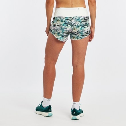 Oiselle Roga 4" Shorts - Women's 3