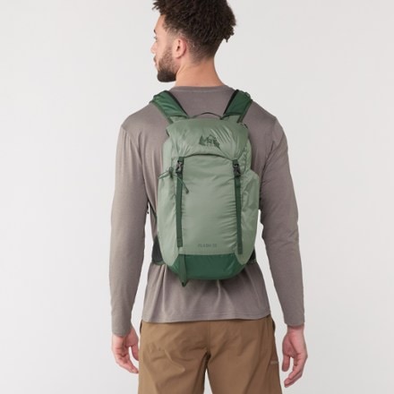 REI Co-op Flash 22 Pack 1