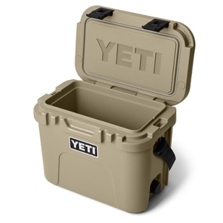 YETI Roadie 15 Cooler 2