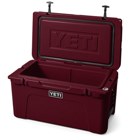 YETI Tundra 65 Cooler 2