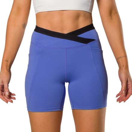 Nathan Crossover Shorts 2.0 - Women's 5