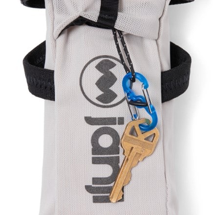 Janji Multihold Handheld Sleeve with Water Bottle 5