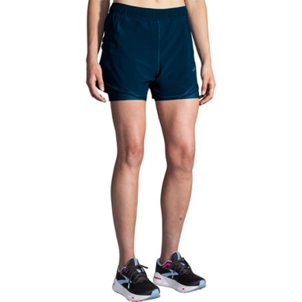 Brooks Chaser 5" 2-in-1 Shorts - Women's 1