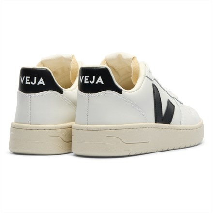 VEJA V-10 Leather Shoes - Men's 2