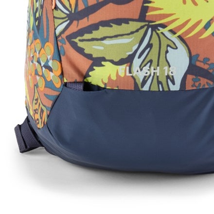 REI Co-op Flash 18 Print Pack Trekking pole attachments