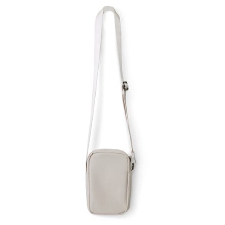 Vuori All Around Crossbody Bag 1