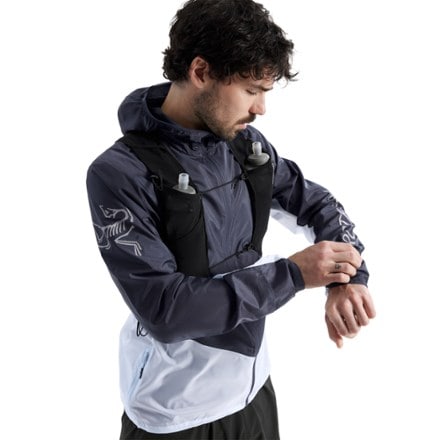 Arc'teryx Norvan Windshell Hoody - Men's 6