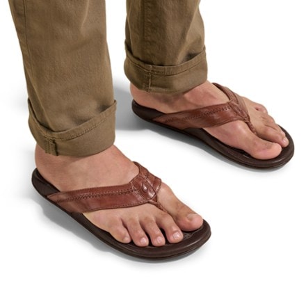 OluKai Hiapo Flip-Flops - Men's 5