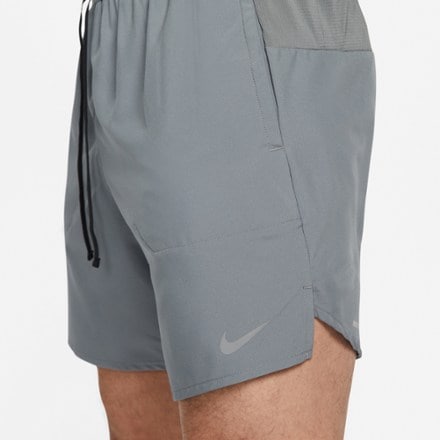 Nike Stride 7" Shorts - Men's 6