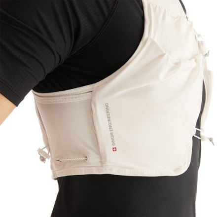 On Ultra Hydration Vest 9