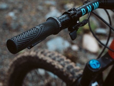 PNW Components Loam Handlebar Grips 4