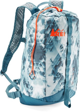 Rei flash 18 backpack sales review