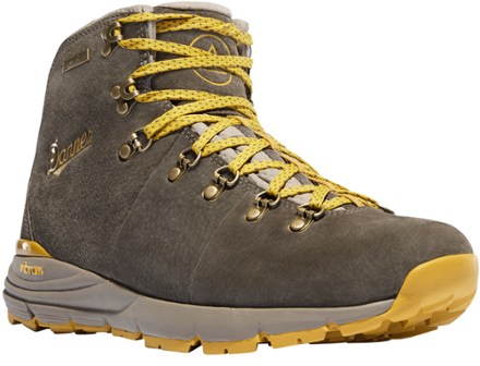 Danner Women's Mountain 600 4.5 WP Hiking Boot - Brown - 62251