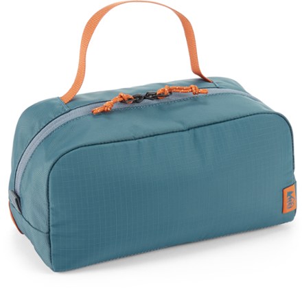 Rei store toiletry bag