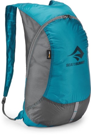 Sea to summit travelling clearance light daypack