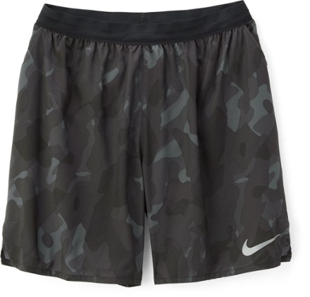 Nike distance men's on sale 7 camo running shorts