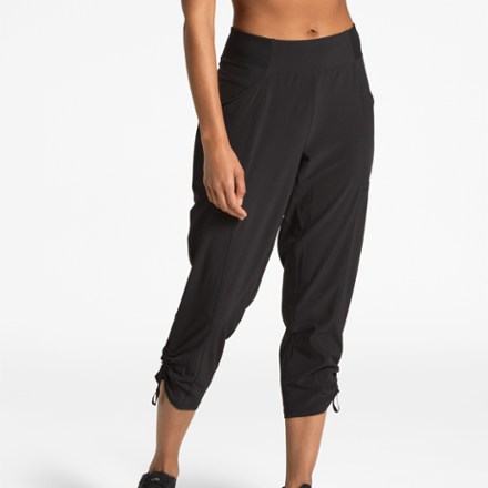 black cropped pants ladies