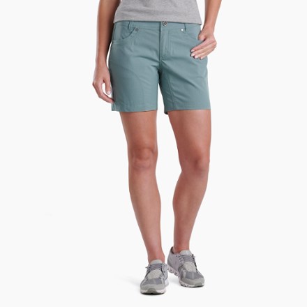 Columbia Pilsner Peak Pull On Cargo Shorts Women s Plus Sizes REI Co op