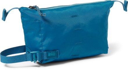 Rei store toiletry bag