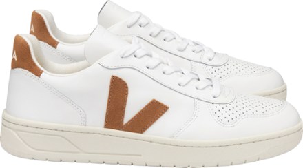 Veja on sale v10 ladies