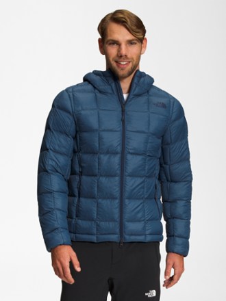 Kabru hooded hot sale down jacket