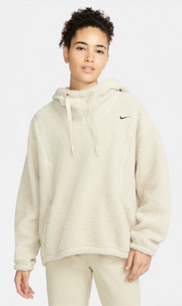 Nike fuzzy pullover hot sale