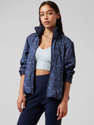 Fit Review! Athleta Store Try Ons - Sightseer Lace Jacket & Farallon Jogger