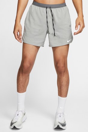 Nike running shorts men's best sale 5 inch