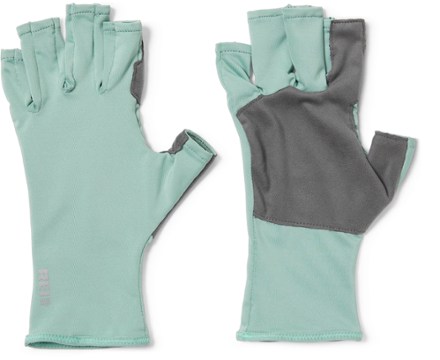 Sunburn on Hands? Best Sun Gloves for Hiking & Cycling - Mom Goes