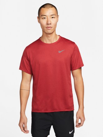 Nike miler tech t on sale shirt