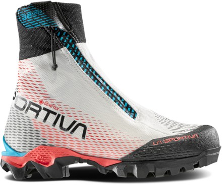 La Sportiva Women's Aequilibrium Speed GTX Mountaineering Boots