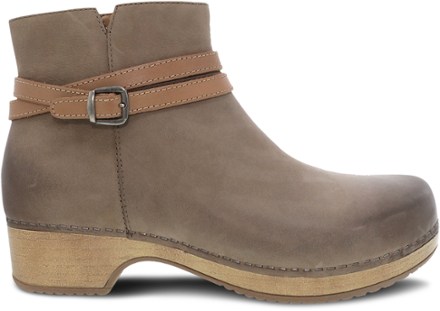 Dansko shop outlet boots