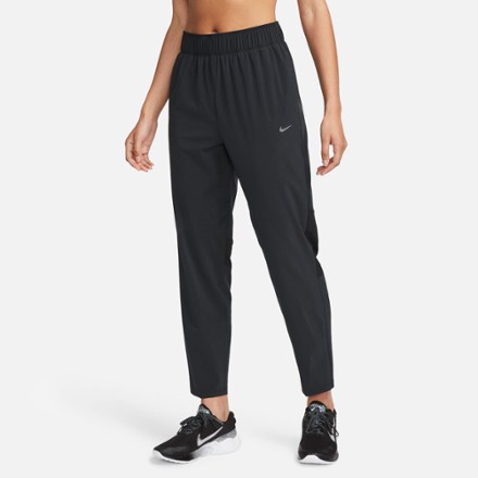 Nike Women's Fast Mid-Rise 7/8 Pants