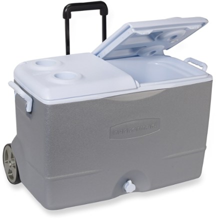 Rubbermaid 50 quart store cooler