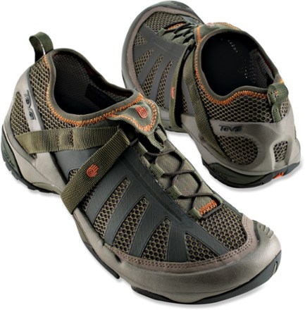 teva water shoe