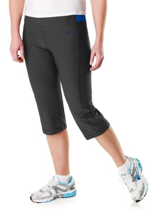 Nike Dri-Fit Capri Flare Legging - S 