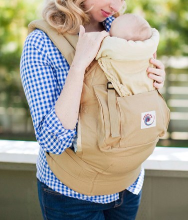 ergobaby carrier original back carry