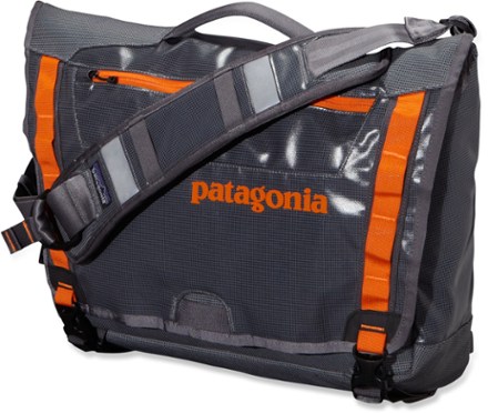 Patagonia black best sale hole messenger