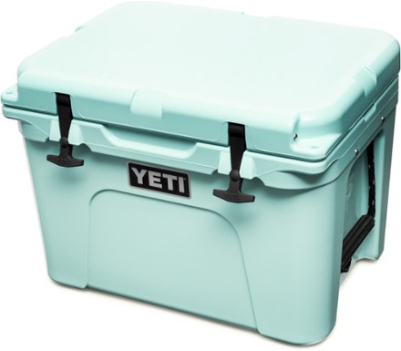 Yeti Tundra 35 Hard Cooler - Cosmic Lilac - Grange Co-op