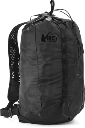 rei flash 18 backpack