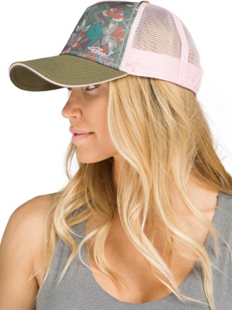 Female store trucker hats